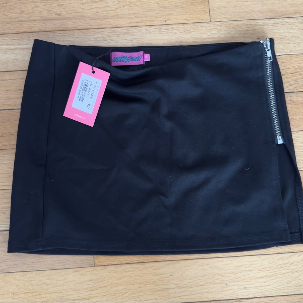 Black Mini Skirt with Side Zip and Slit